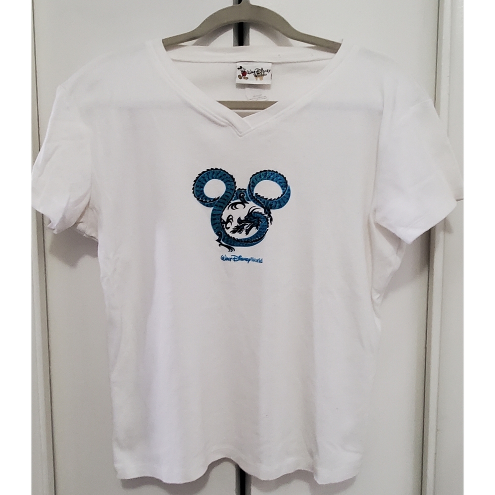 Vintage Early Y2K Disney World Dragon t-shirt